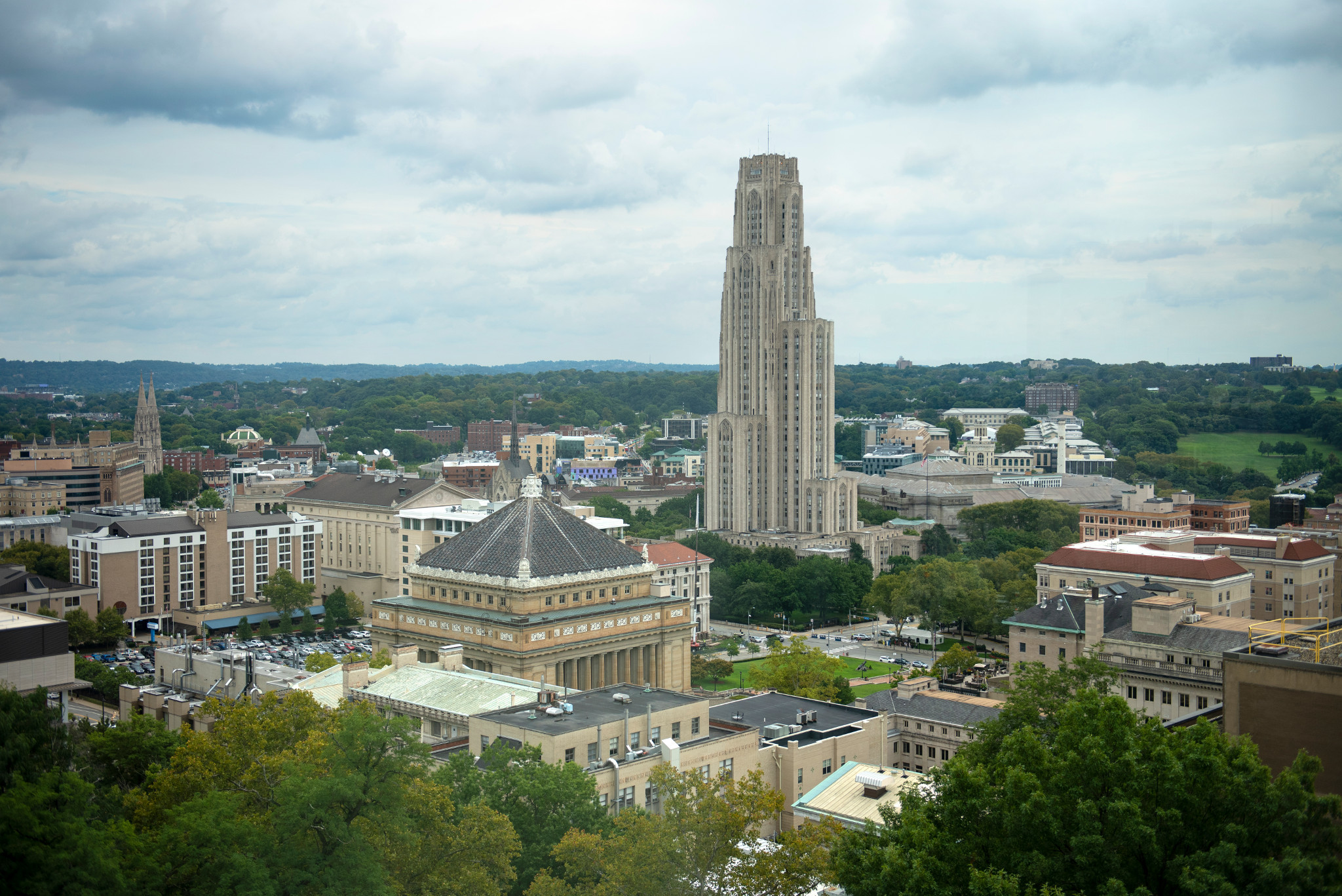 view of oakland campus, focusing on cathedral of learning and soldiers and sailors building 